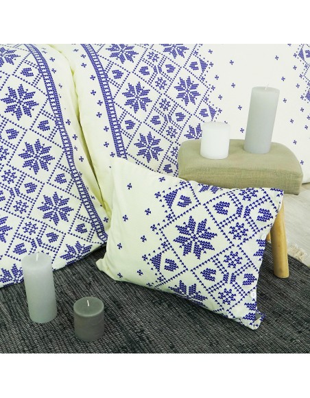 vzorovane_modro_kremove_obliecky_na_postel_EMI