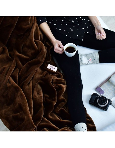 Deka_tmavohneda_150x200_cm_EMI