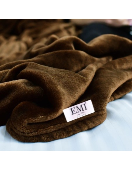 Deka_tmavohneda_150x200_cm_EMI