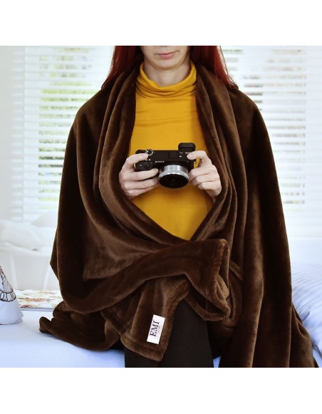 Deka_tmavohneda_150x200_cm_EMI