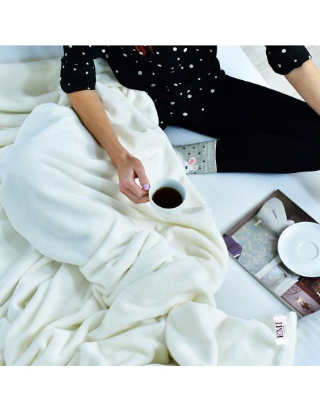 Deka_kremova_150x200_cm_EMI