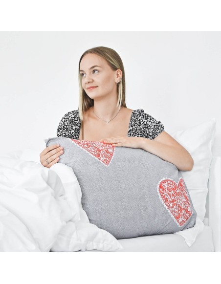 dekoracne_vankuse_so_srdieckami_EMI