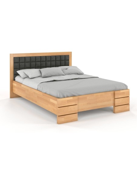 Postel_calunena_bukova_Gotland_High_Visby