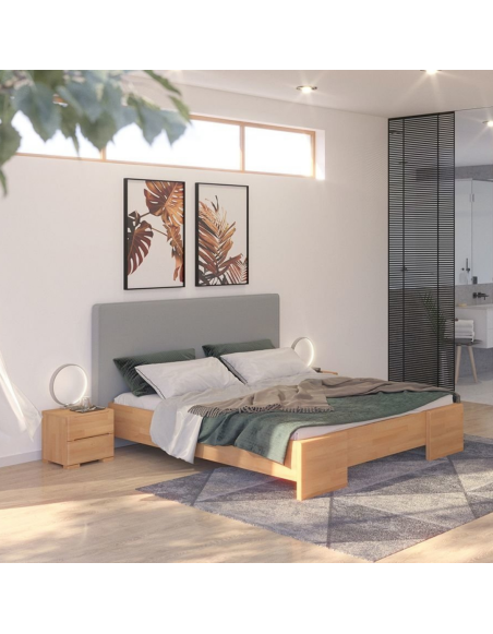 Postel_calunena_bukova_Hessel_Visby