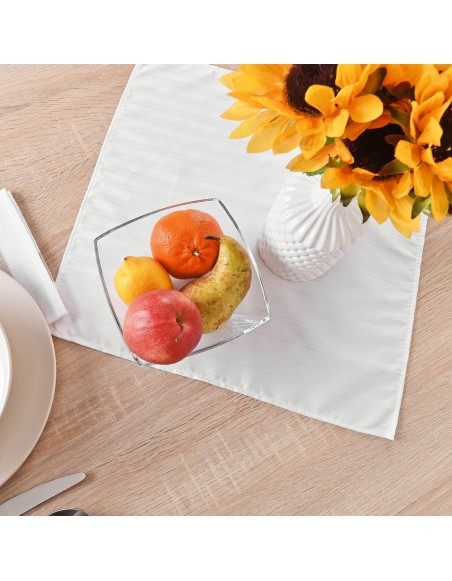 biely_damaskovy_obrus_emi