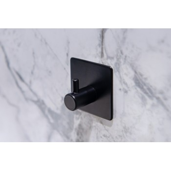 vesiak_do_kupelne_cierny