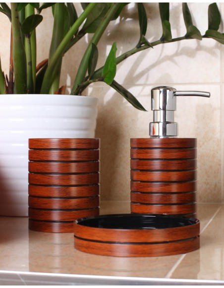 set_kupelnovych_doplnkov_madera