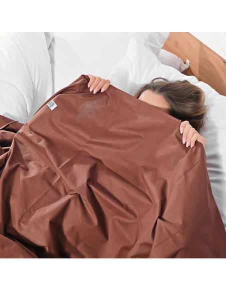 Hneda_postelna_plachta_pevna_EMI