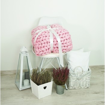 vlnena_deka_ruzova_emi