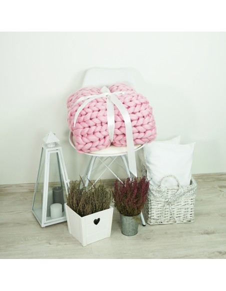 vlnena_deka_ruzova_emi