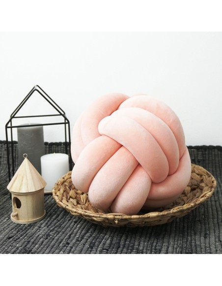 Dekorativny_vankus_Uzlik_EMI