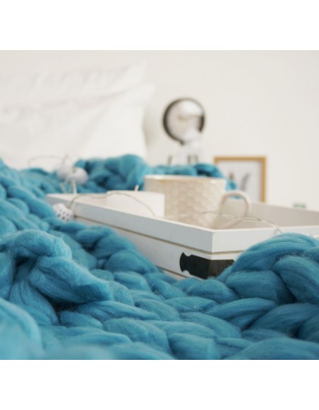 Pletena_deka_modra_100x120_cm_EMI