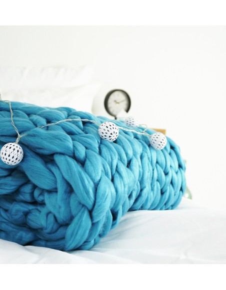 Pletena_deka_modra_100x120_cm_EMI