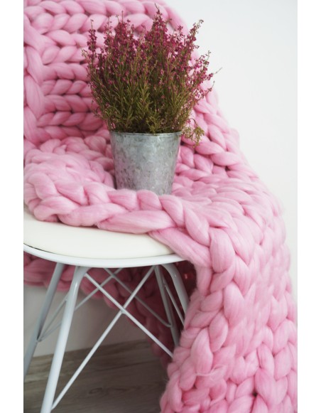 Pletena_deka_ruzova_120x150_cm_EMI