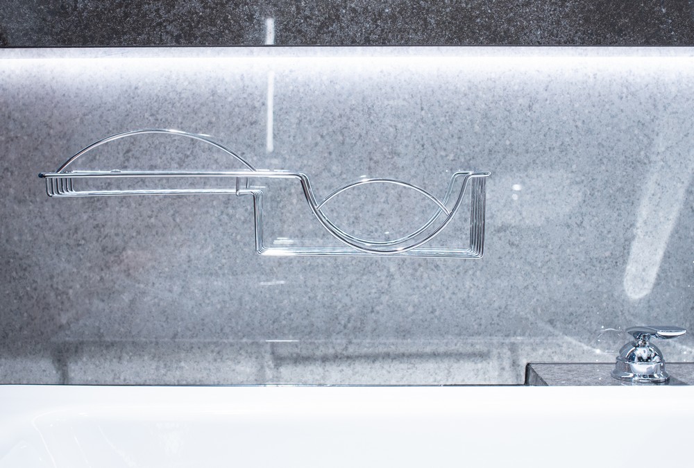 drotena_policka_do_kupelne