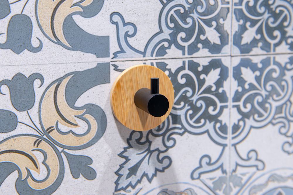 vesiak_na_stenu_do_kupelne