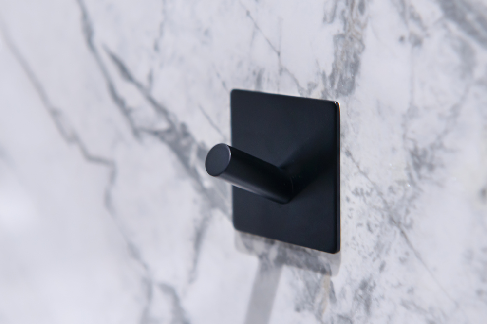 vesiak_samolepiaci_cierny