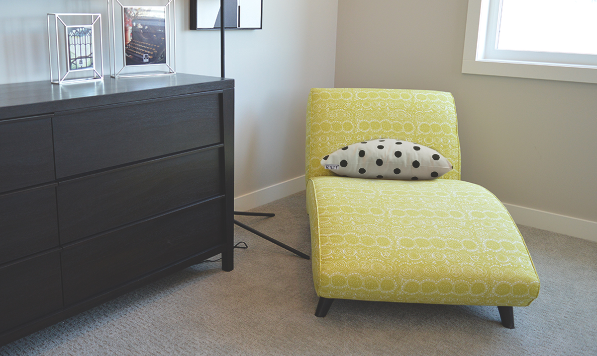 dekorativny vankus bodky