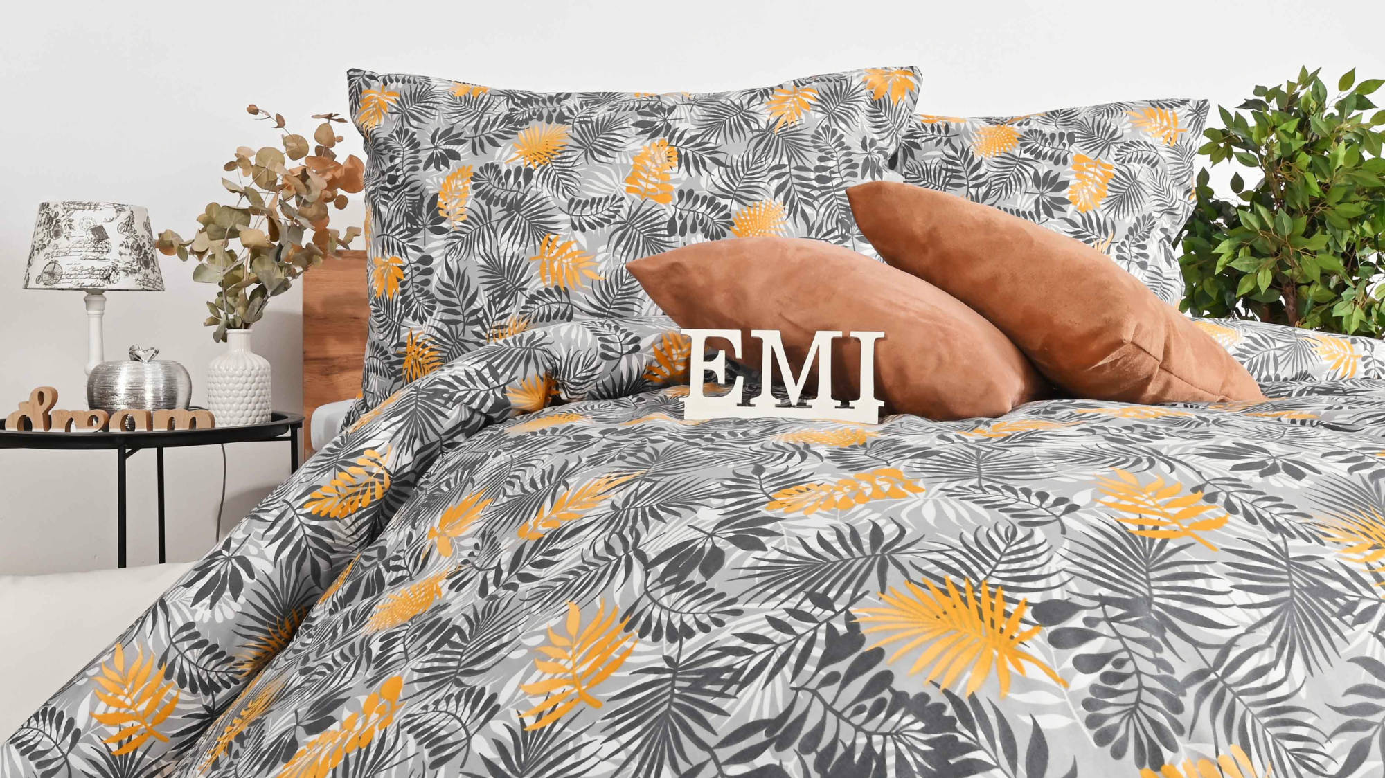 sive_postelne_obliecky