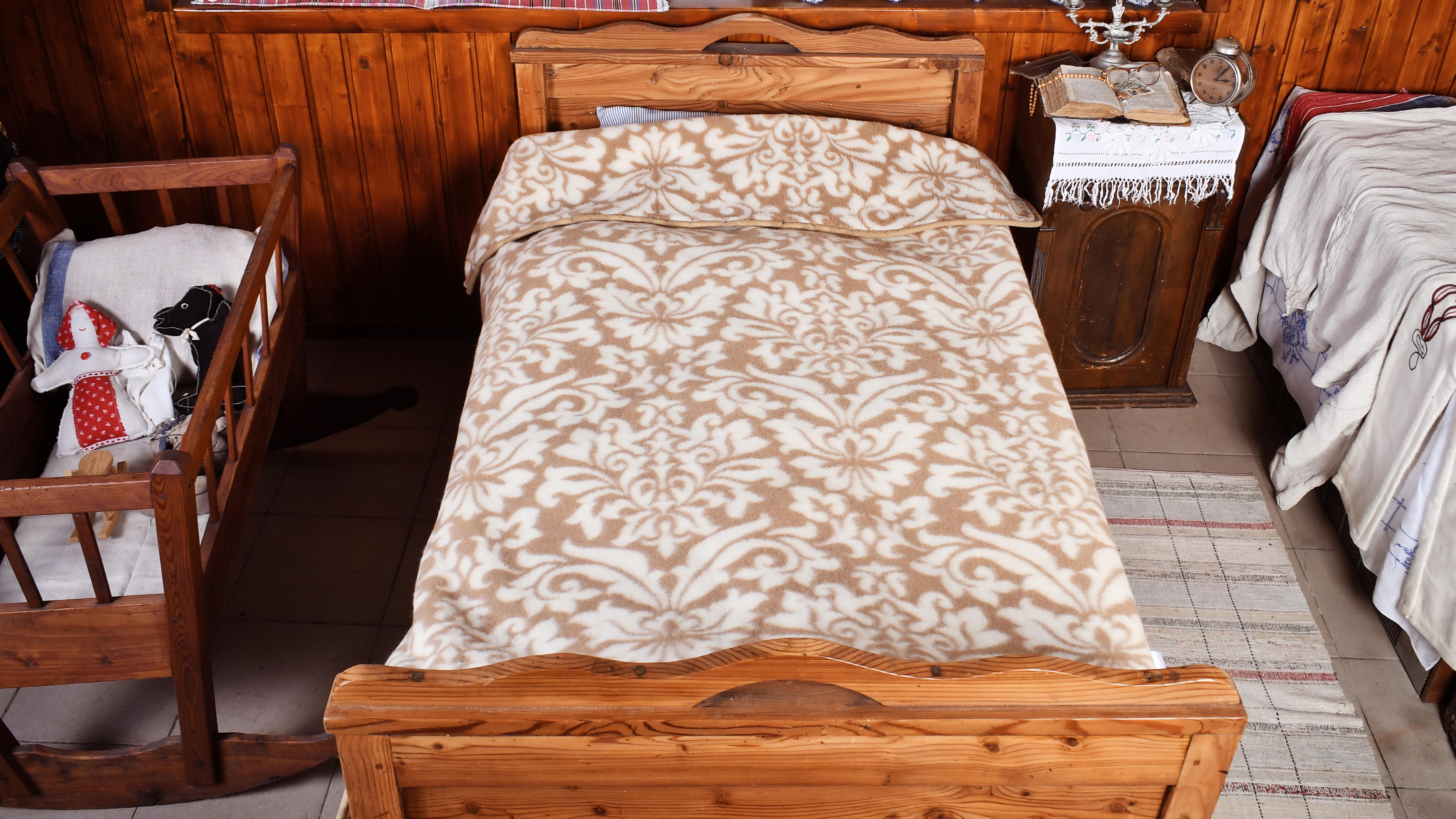 deka z ovčej vlny so vzorom