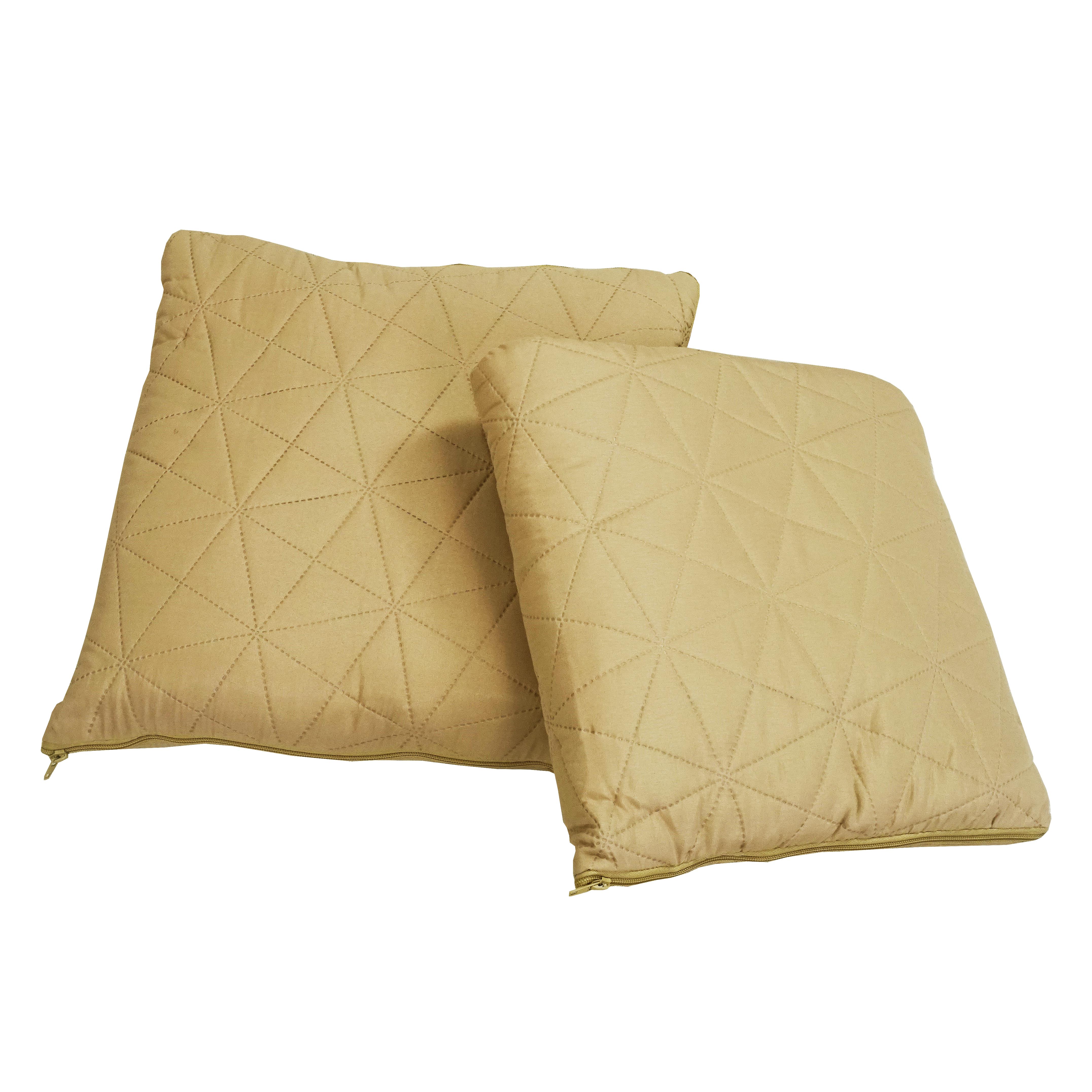 dekoratívny vankúš z prehozu