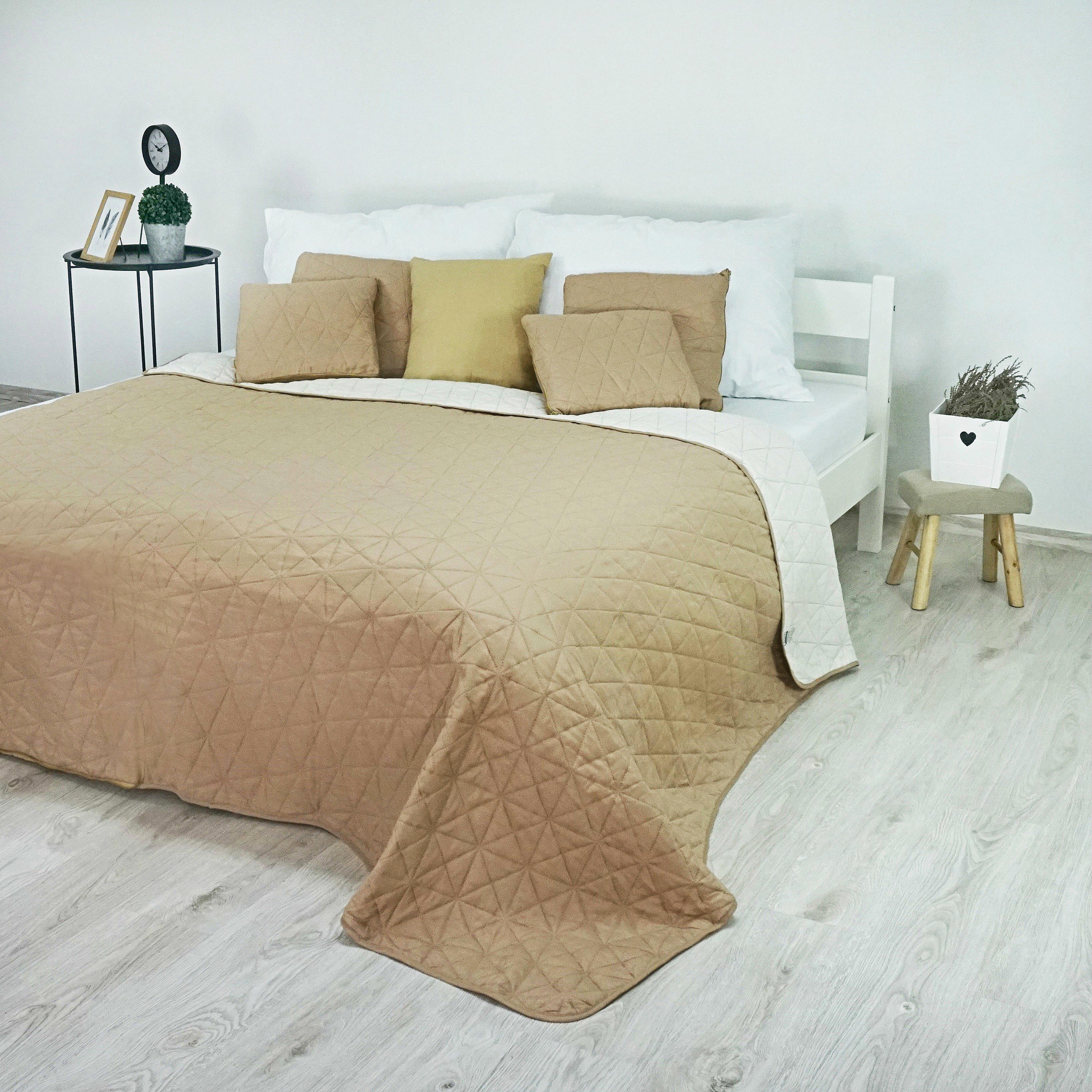 dvojfarebný prehoz na postel