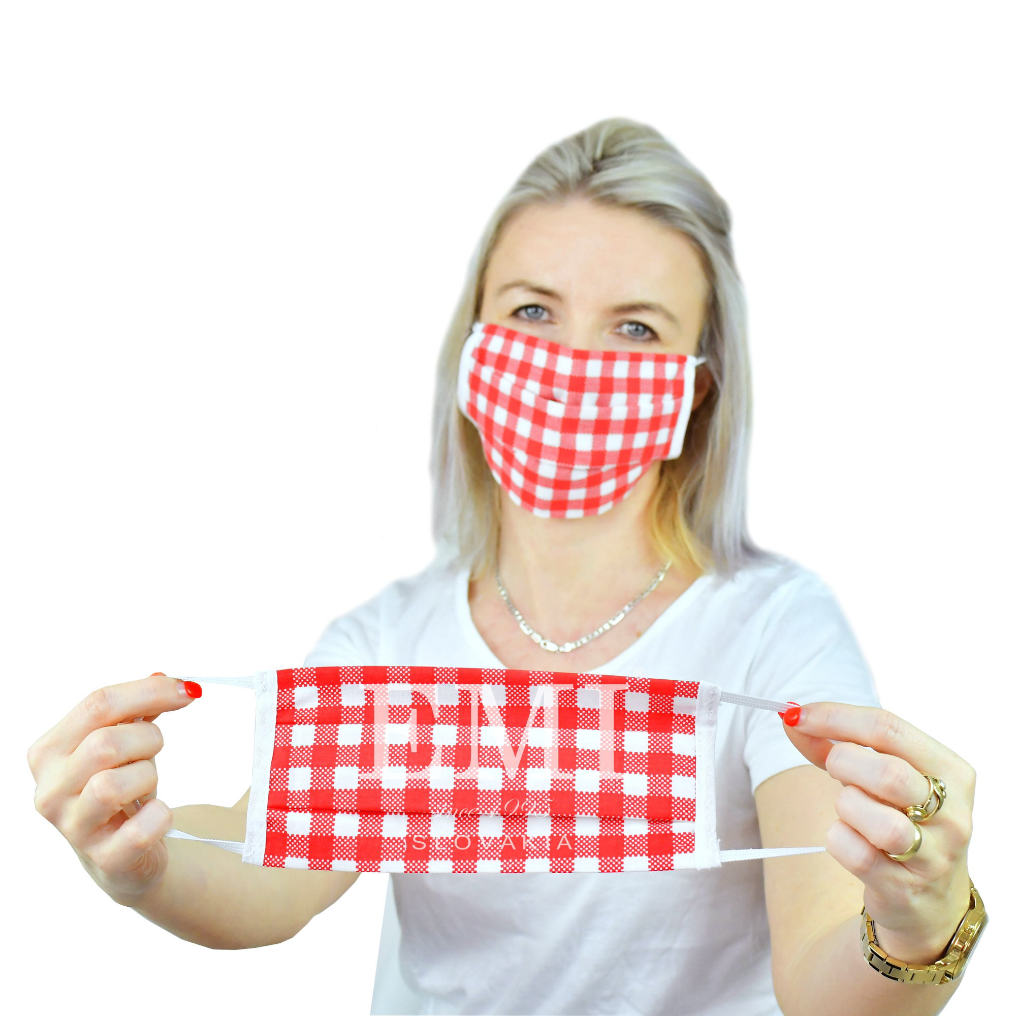 červené rúško na ústa