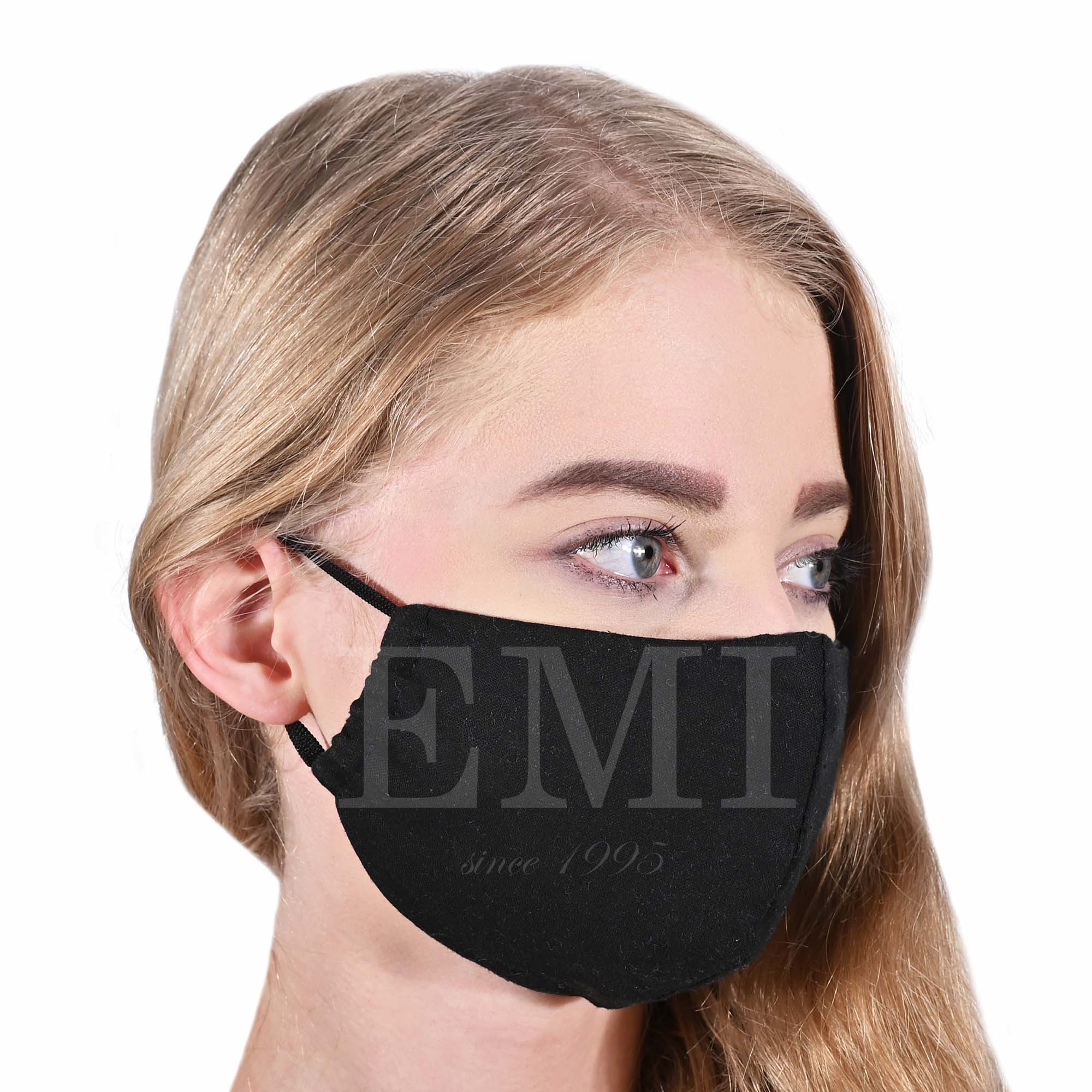 čierne ochranné rúško