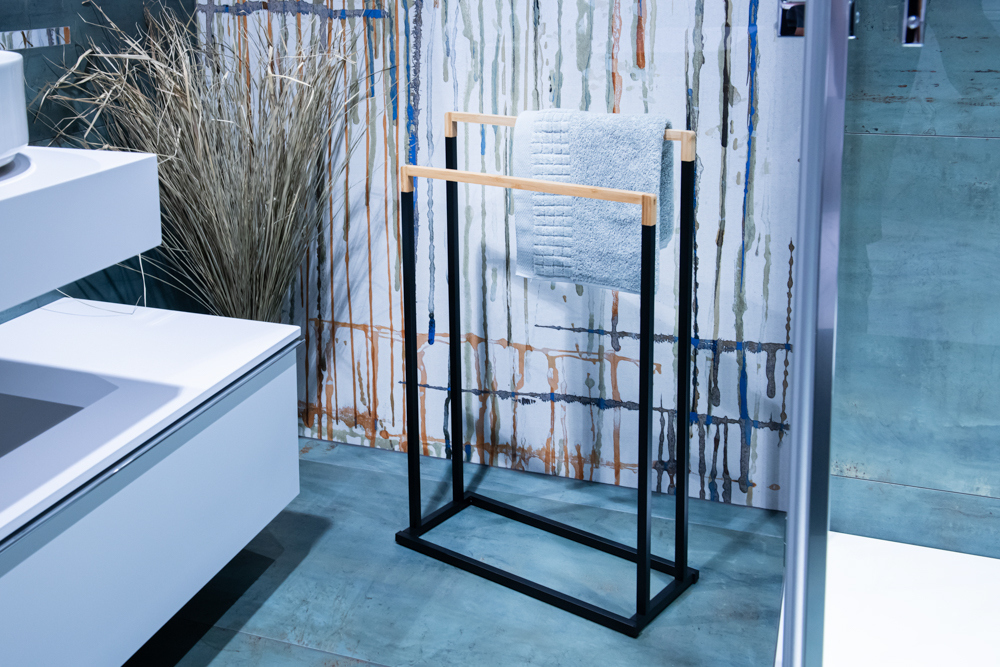 stojanovy vesiak bambus