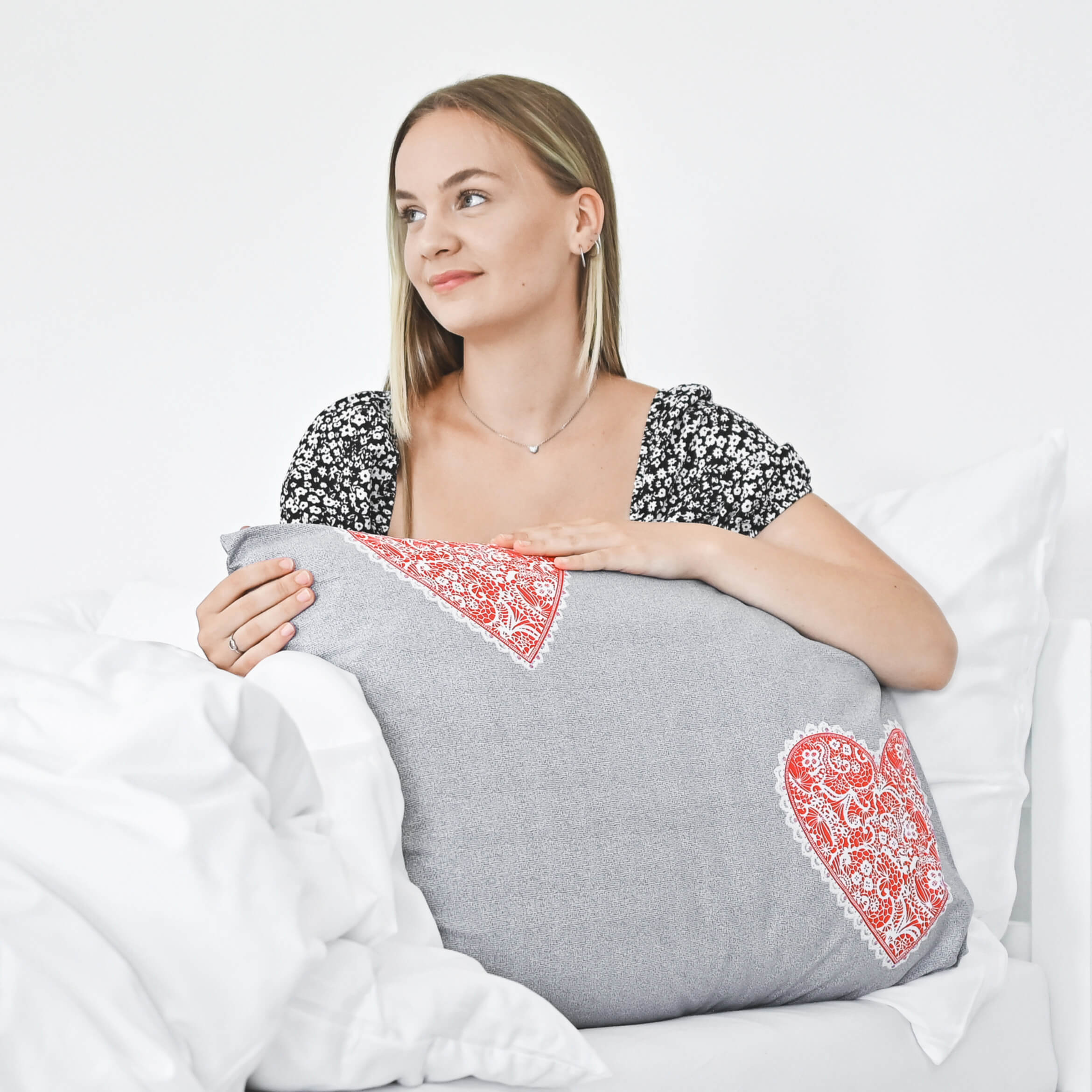 vankus na spanie so srdieckami