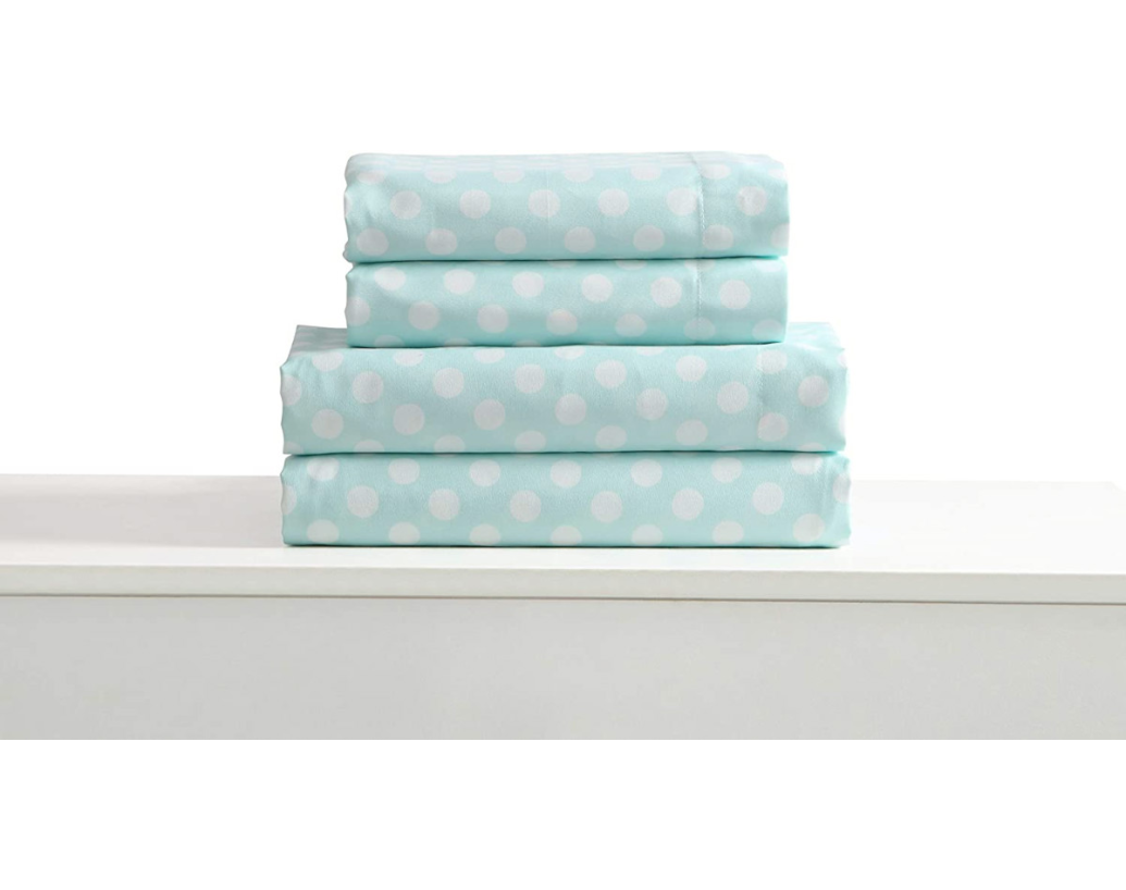 AKO SI SPRÁVNE VYBRAŤ POSTEĽNÉ PLACHTY?